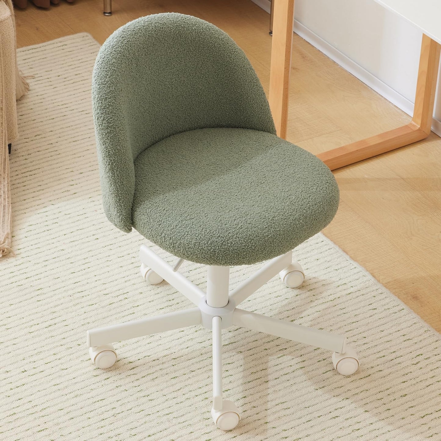 VINGLI Modern Teddy Fluffy Small Office Chair,Cute Desk Chair with Wheels,Gold Base\u002FStuds, Comfy Armless Swivel Vanity Task Chair, Nail Tech Chair for Bedroom,Small Space