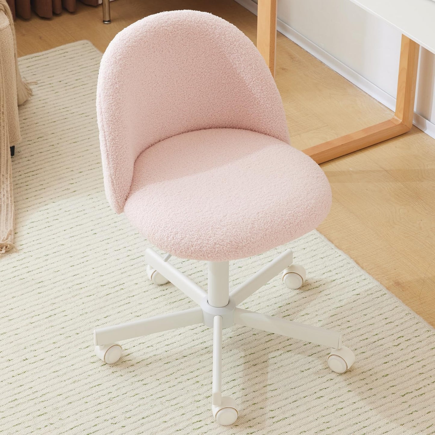 VINGLI Modern Teddy Fluffy Small Office Chair,Cute Desk Chair with Wheels,Gold Base\u002FStuds, Comfy Armless Swivel Vanity Task Chair, Nail Tech Chair for Bedroom,Small Space